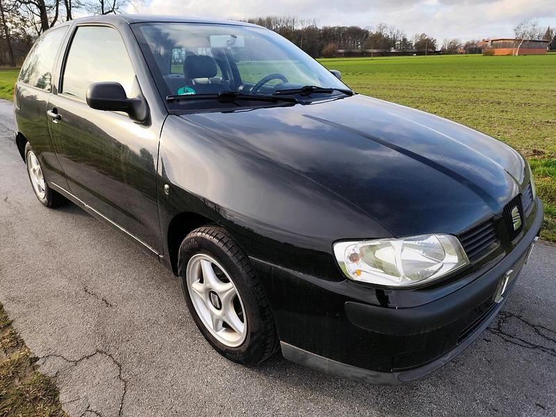 Schwarz Gebraucht 2001 Seat Ibiza Kleinwagen | 1.450 € (Fairer Preis) - Bild 1/4