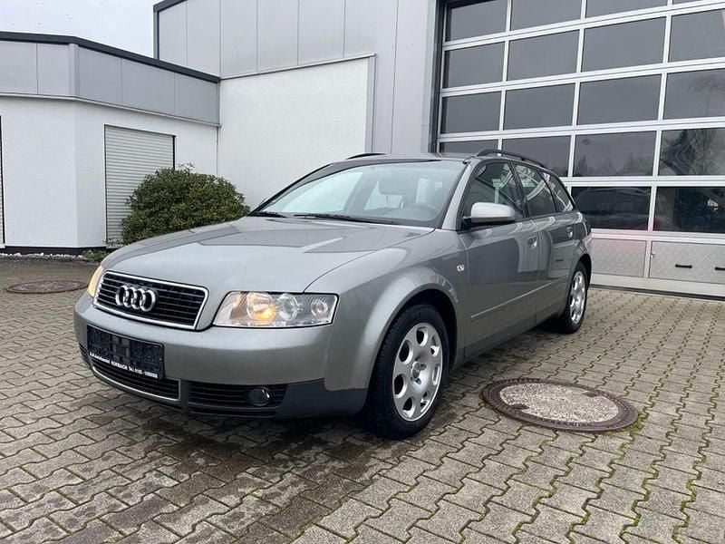Grau Gebraucht 2003 Audi A4 Kombi | 5.990 € - Bild 1/4