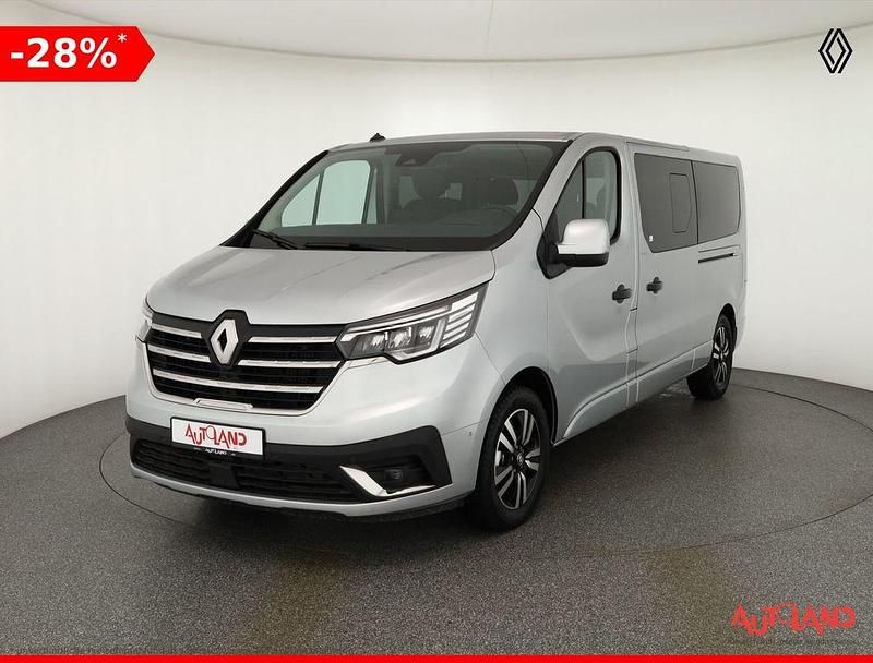 Silber Gebraucht 2024 Renault Trafic Van | 47.890 € - Bild 1/4