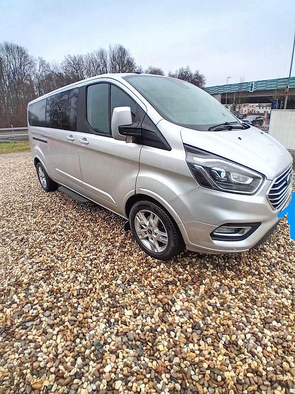 Gebraucht Ford Transit Custom Titanium 170 PS (125 kW) 2019 Silber Van / Kleinbus
