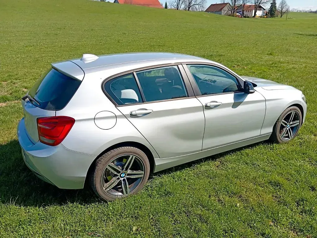 Gebraucht BMW 116 Sport Line 136 PS (100 kW) 2012 Silber Kleinwagen