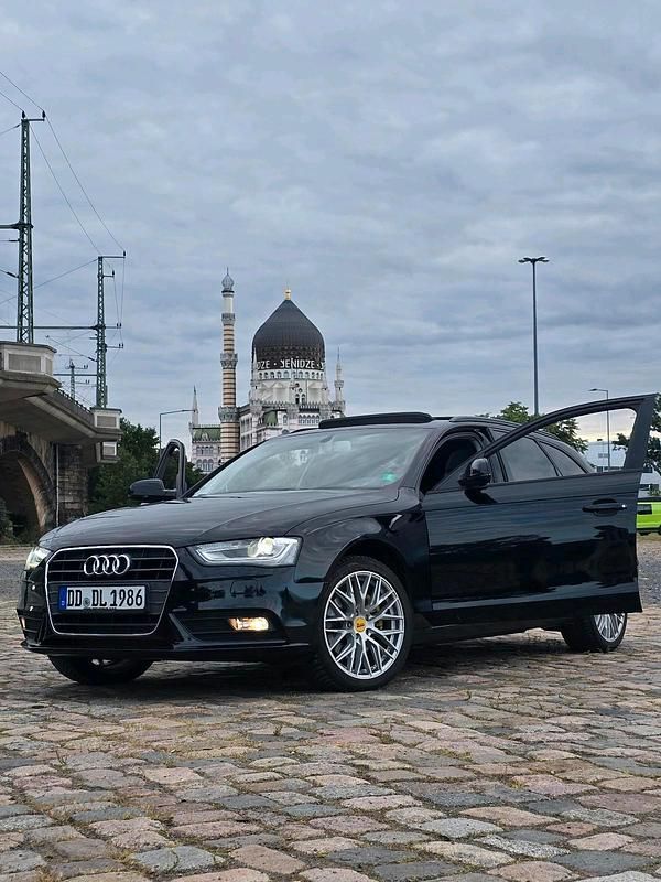 Schwarz Gebraucht 2013 Audi A4 Advanced Kombi | 11.000 € (Fairer Preis) - Bild 1/4