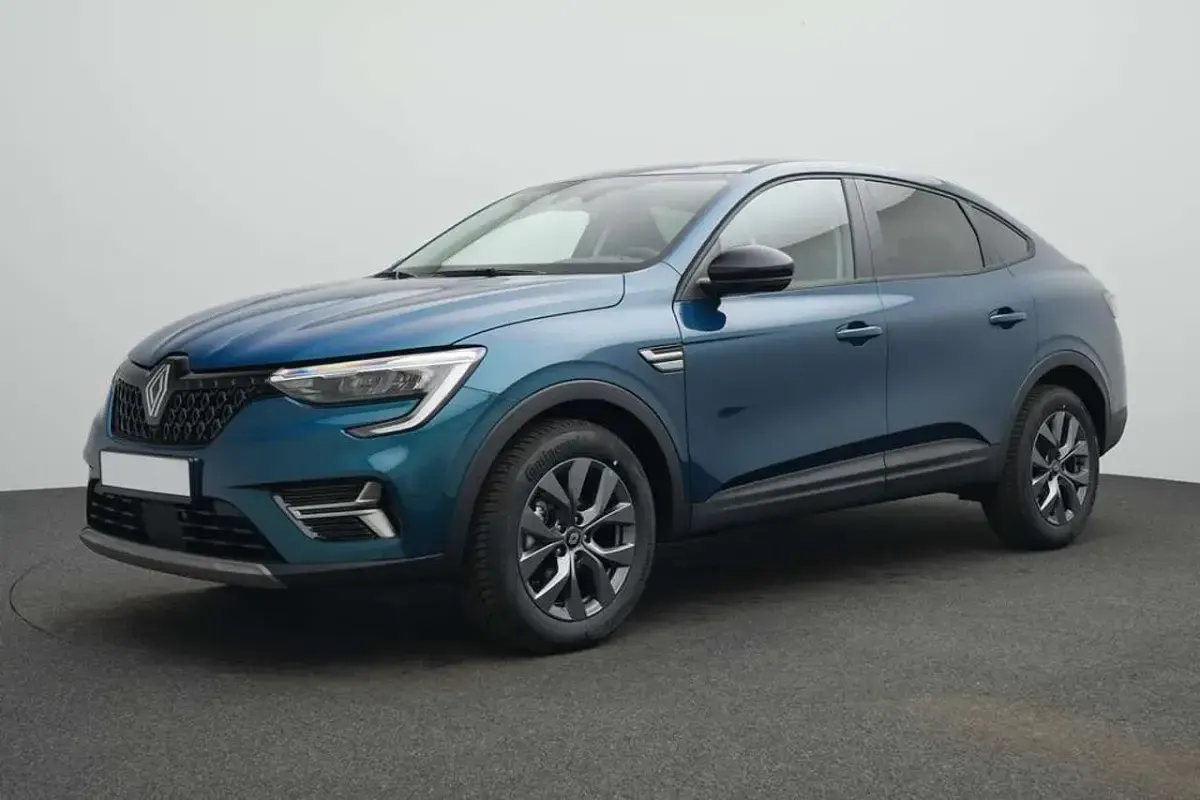 Usado Renault Arkana Evolution 140 HP (102 kW) 2025 Azul SUV