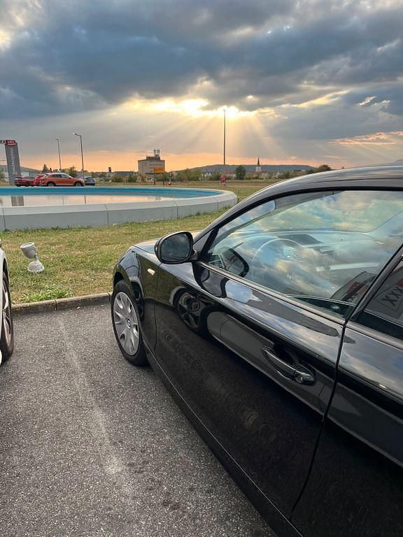 Gebraucht BMW 118 143 PS (105 kW) 2011 Schwarz Kleinwagen