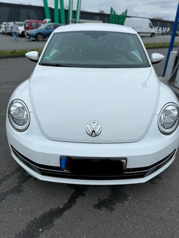 Gebraucht VW Beetle Design 105 PS (77 kW) 2014 Weiß Kleinwagen