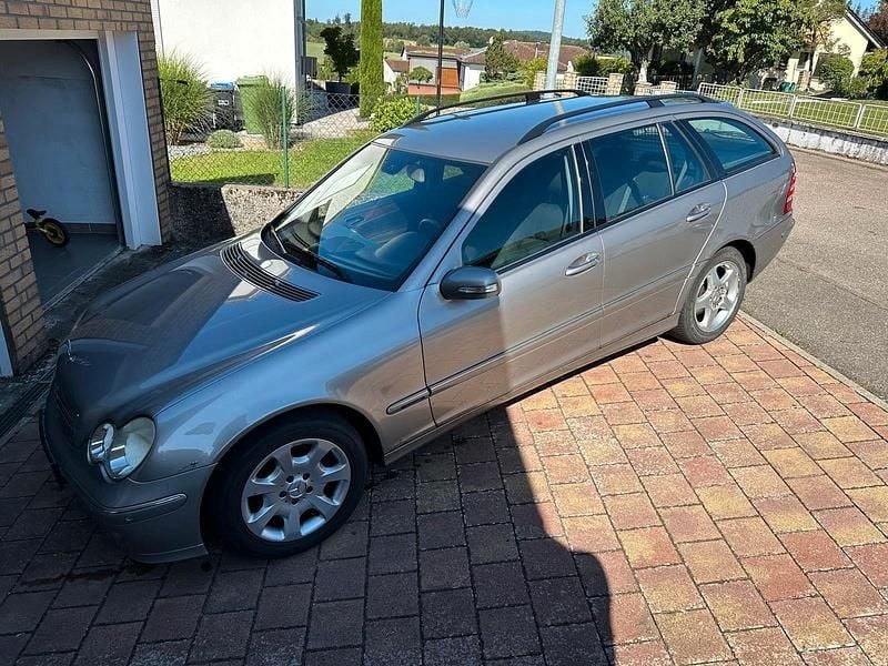 Grau Gebraucht 2004 Mercedes C240 Elegance Kombi | 1.800 € (Guter Preis) - Bild 1/4