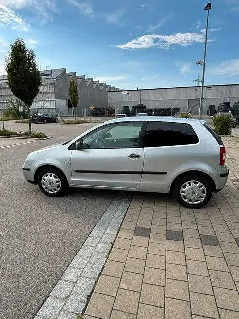 Gebraucht VW Polo 64 PS (47 kW) 2004 Silber Kleinwagen