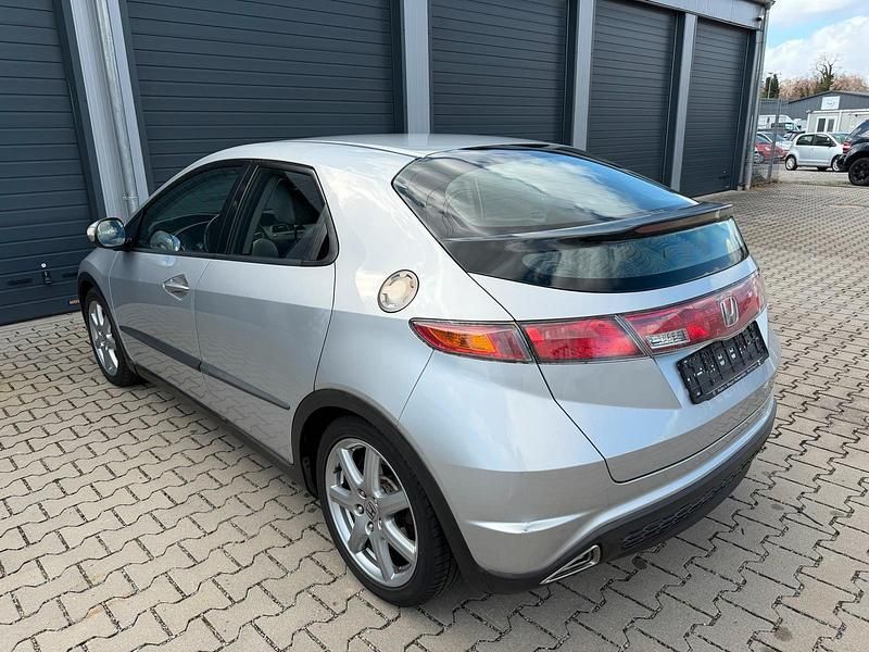 Gebraucht Honda Civic 140 PS (102 kW) 2008 Silber Limousine