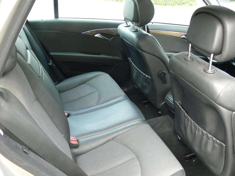 Gebraucht Mercedes E220 170 PS (125 kW) 2009 Cubanitsilber  metallic Kombi