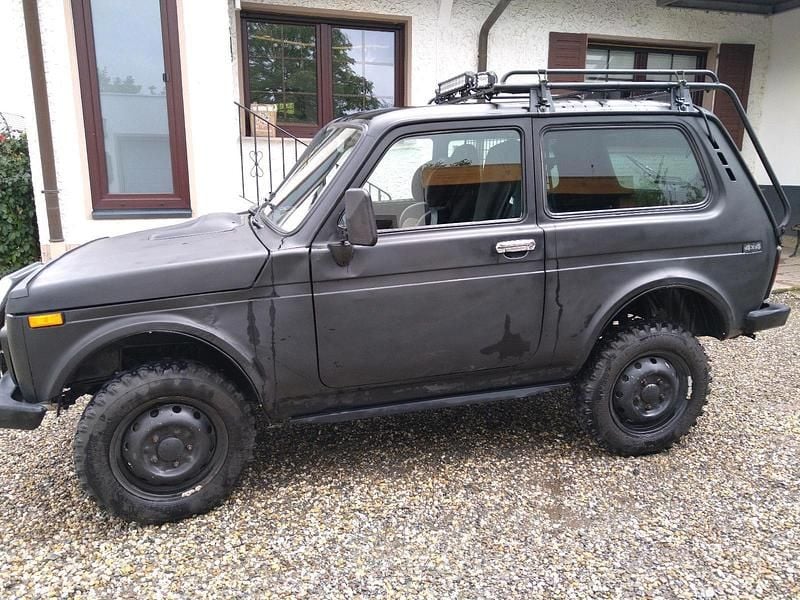 Second-hand Lada niva 2003 Negru SUV