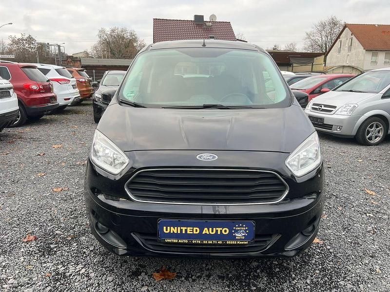 Schwarz Gebraucht 2015 Ford Tourneo Courier Trend Van / Kleinbus | 8.999 € (Guter Preis) - Bild 1/4