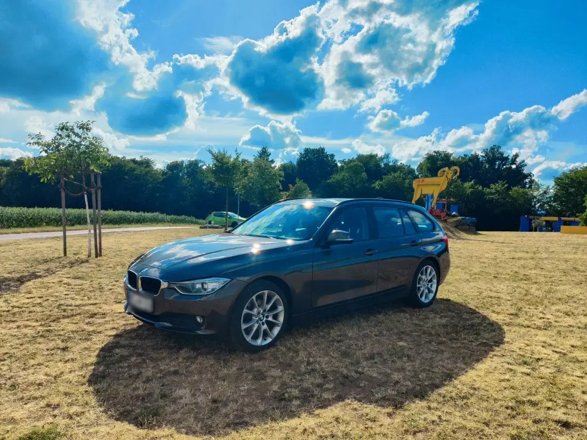 Gebraucht BMW 318 143 PS (105 kW) 2013 Braun Kombi