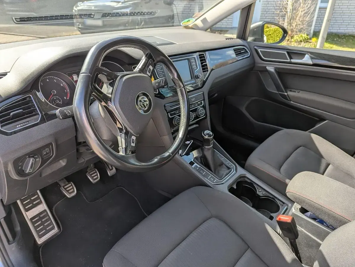 Gebraucht VW Golf Sportsvan Sound 110 PS (80 kW) 2017 Grau Van / Kleinbus