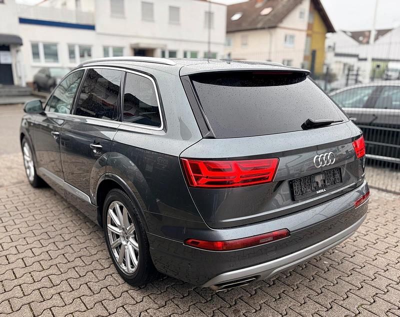Gebraucht Audi Q7 S-Line 272 PS (200 kW) 2015 Grau SUV