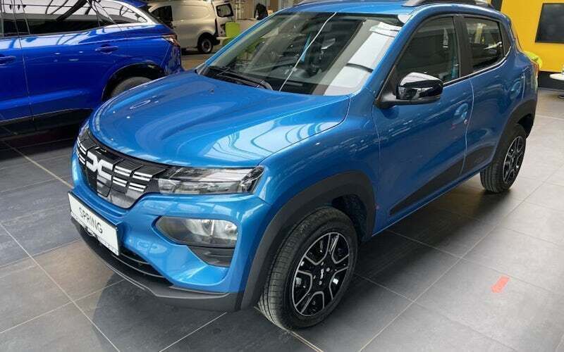Cenoteblau metallic Neu 2024 Dacia Spring Essentiel Kleinwagen | 13.990 € (Guter Preis) - Bild 1/4