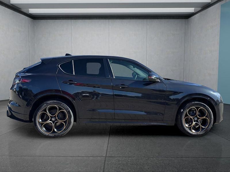 Neu Alfa Romeo Stelvio 209 PS (153 kW) 2025 Schwarz SUV