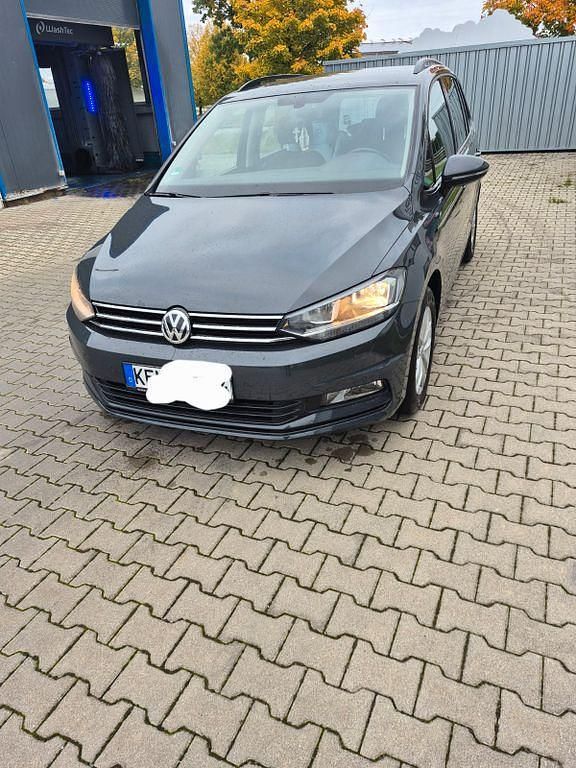 Grau Gebraucht 2016 VW Touran Comfortline Van / Kleinbus | 12.950 € (Fairer Preis) - Bild 1/4