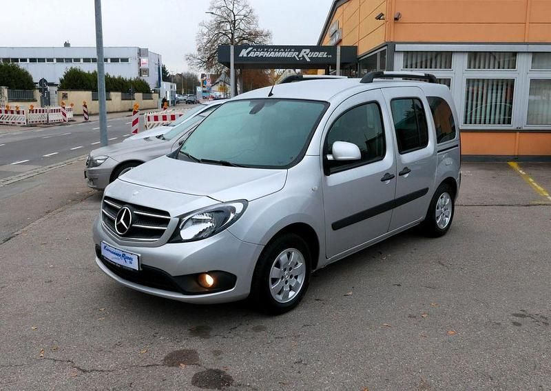 Gebraucht Mercedes Citan 111 Edition 110 PS (80 kW) 2019 Silber Van / Kleinbus