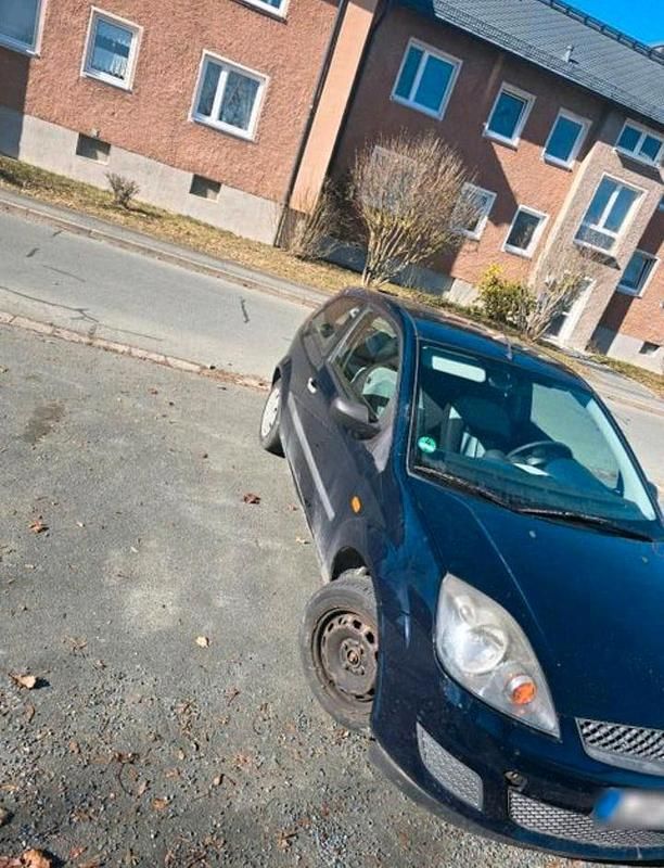 Gebraucht Ford Fiesta 59 PS (43 kW) 2006 Blau Kleinwagen