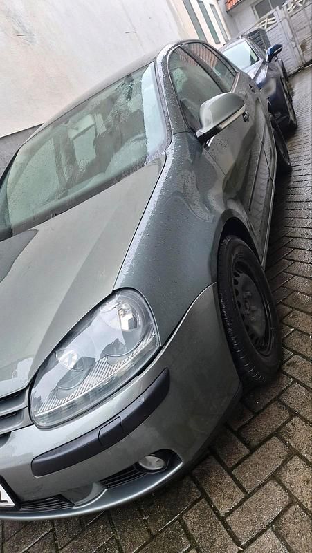 Second-hand VW Golf V 120 CP (88 kW) 2004 Maro Hatchback