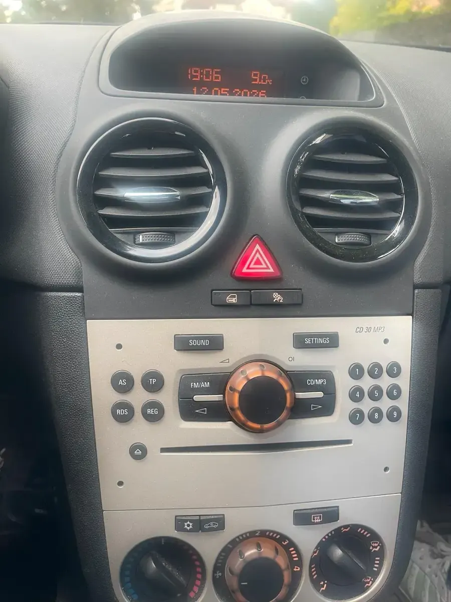 Usata Opel Corsa 80 CV (58 kW) 2008 Argento Utilitaria