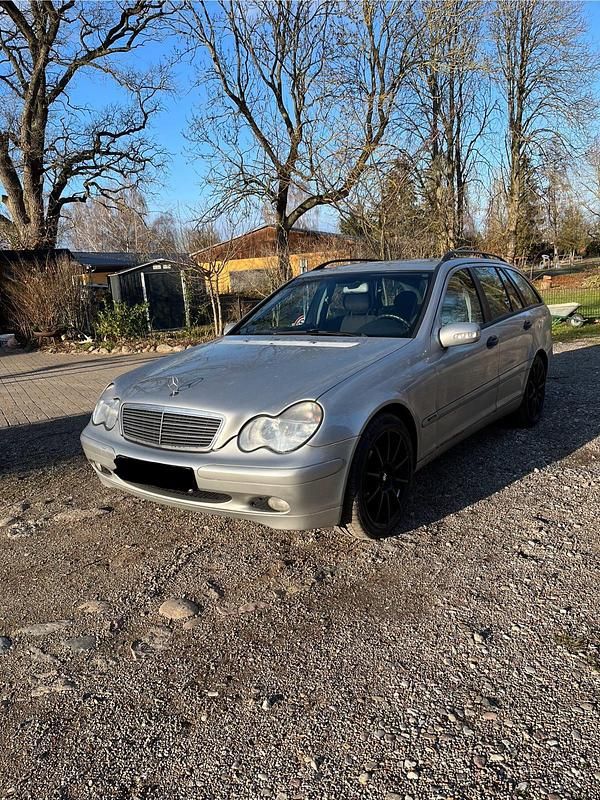 Silber Gebraucht 2003 Mercedes C180 Kombi | 1.000 € (Superpreis) - Bild 1/4
