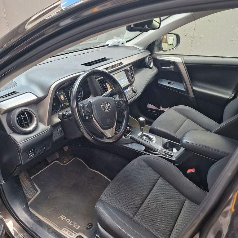 Gebraucht Toyota RAV4 Comfort 197 PS (144 kW) 2017 Schwarz SUV