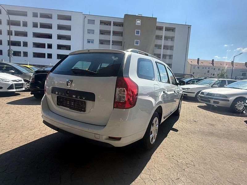 Weiß Gebraucht 2019 Dacia Logan MCV Acces Kombi | 2.500 € - Bild 1/4