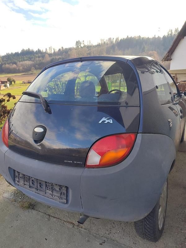 Gebraucht Ford Ka 60 PS (44 kW) 2004 Schwarz Kleinwagen