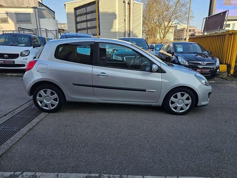 Gebraucht Renault Clio II Rip Curl 101 PS (74 kW) 2007 Platingrau Kleinwagen