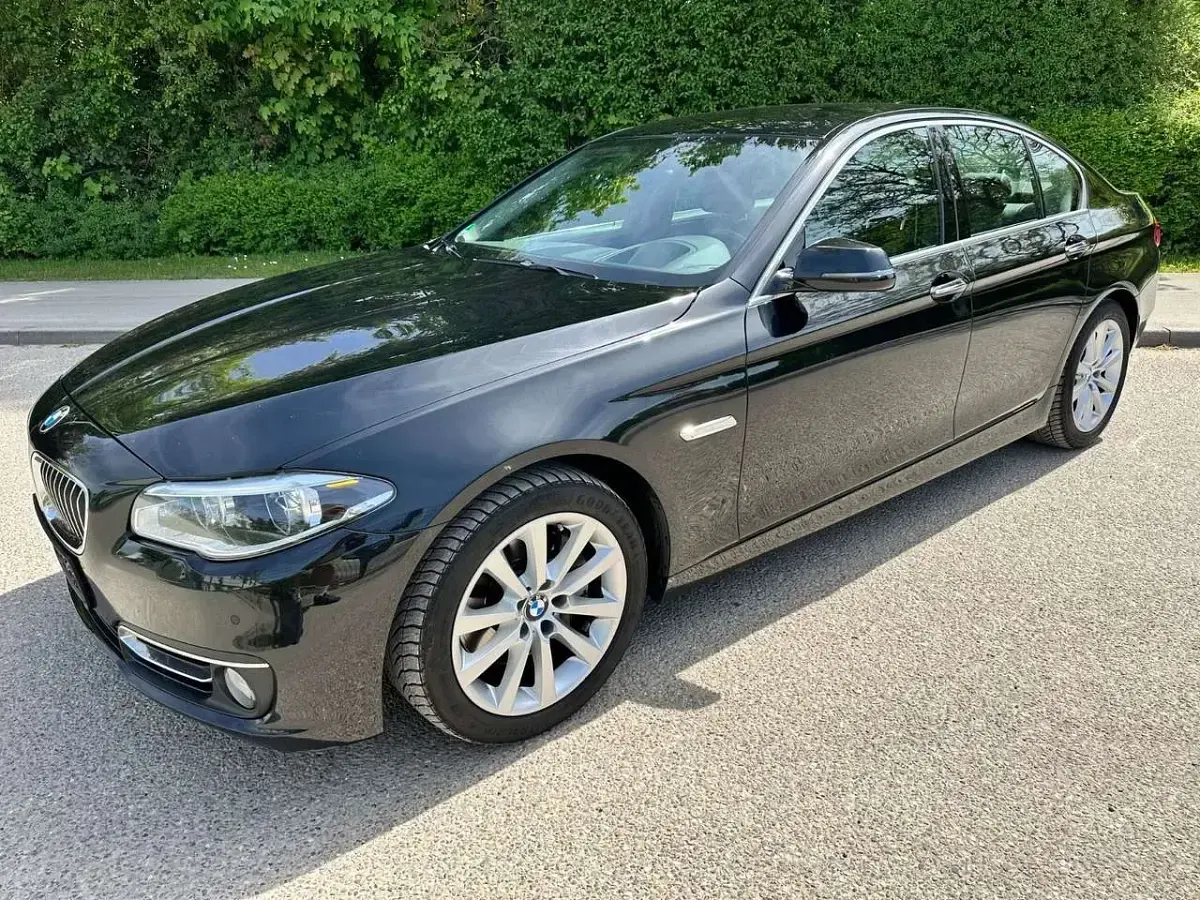 Gebraucht BMW 530 258 PS (189 kW) 2015 Saphirschwarz Limousine
