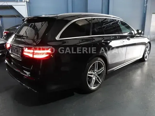 Gebraucht Mercedes E220 AMG line 194 PS (142 kW) 2017 Schwarz Limousine