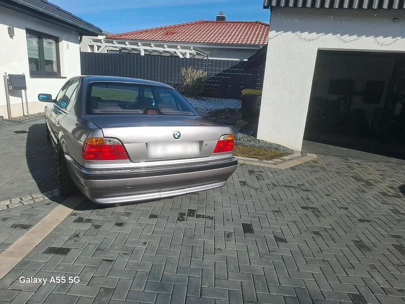 Gebraucht BMW 735 235 PS (172 kW) 1997 Silber Limousine