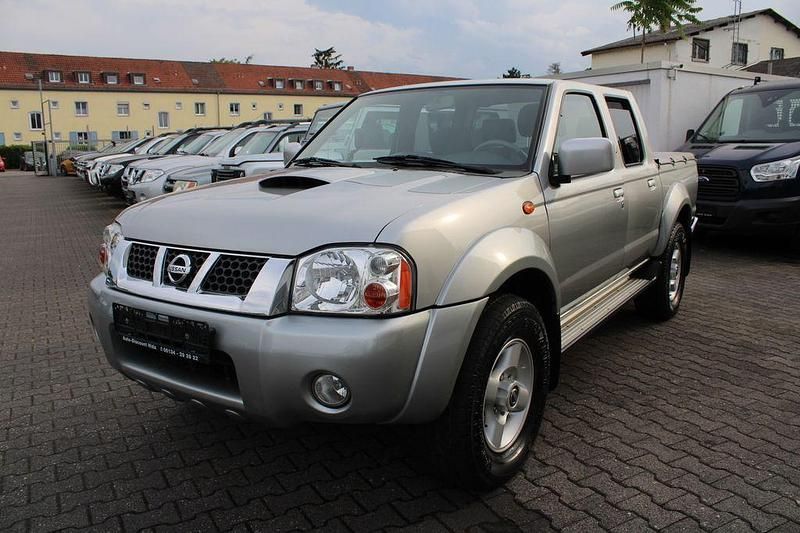 Gebraucht Nissan Navara 133 PS (97 kW) 2004 Silber (metallic) Pickup