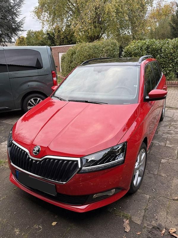 Rot Gebraucht 2019 Skoda Fabia Style Kleinwagen | 12.600 € (Fairer Preis) - Bild 1/4