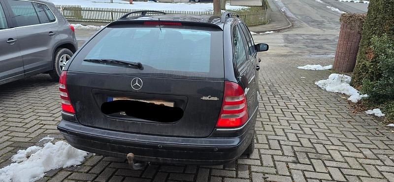 Gebraucht Mercedes C180 143 PS (105 kW) 2007 Schwarz Limousine