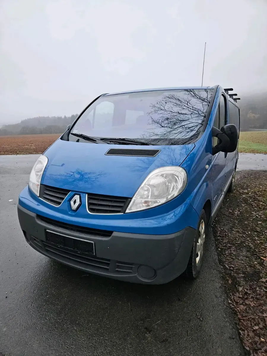 Gebraucht Renault Trafic 115 PS (84 kW) 2011 Blau Van / Kleinbus
