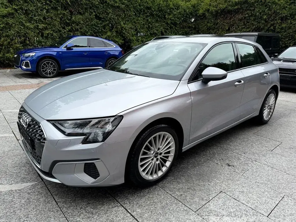 Gebraucht Audi A3 Sport 116 PS (85 kW) 2022 Silber Limousine
