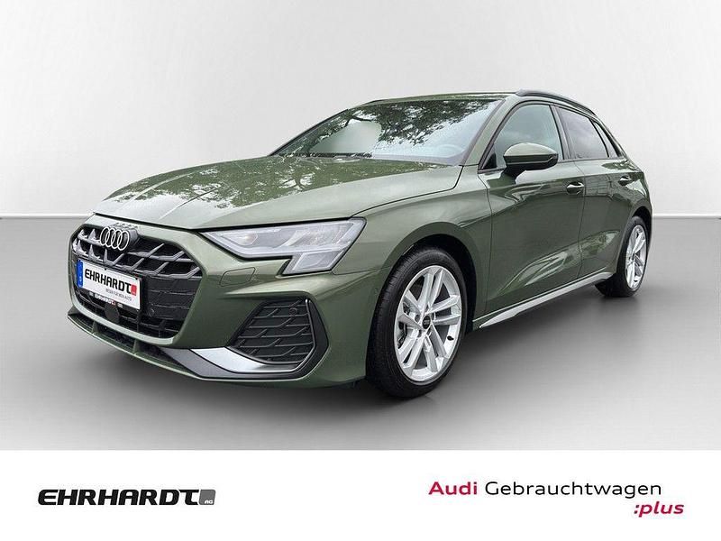 Distriktgrün metallic Gebraucht 2025 Audi A3 S-Line Limousine | 34.990 € - Bild 1/4