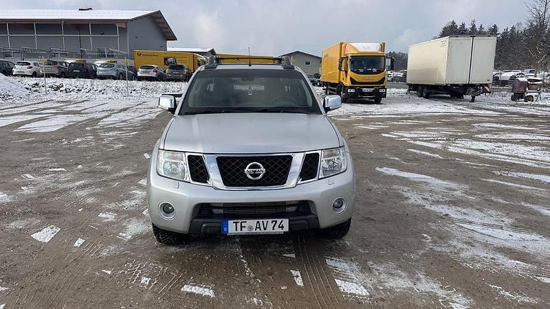 Gebraucht Nissan Navara 231 PS (169 kW) 2015 Silber Abholung