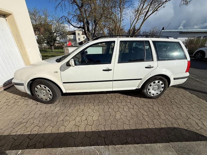 Gebraucht VW Golf IV 104 PS (76 kW) 2005 Weiß Kleinwagen