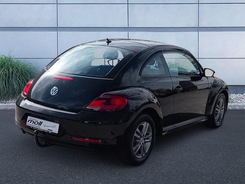 Gebraucht VW Beetle Basis 105 PS (77 kW) 2016 Schwarz Kleinwagen