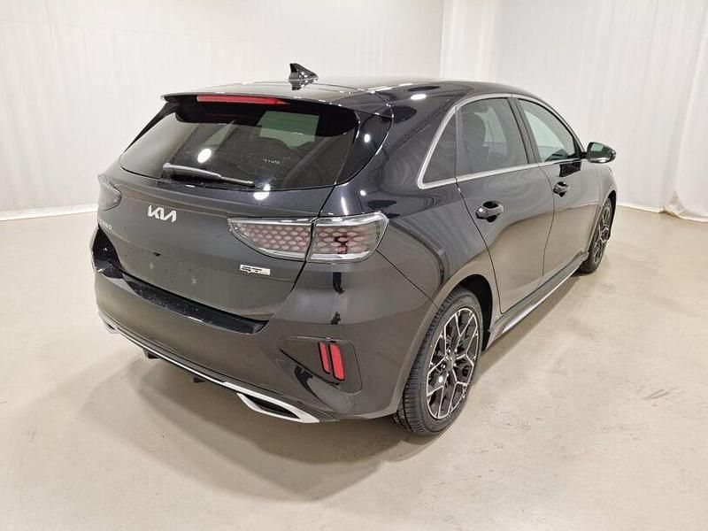 Neu Kia Ceed 140 PS (102 kW) 2025 Schwarz Kleinwagen