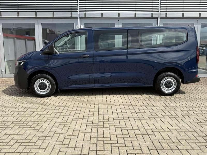 Second-hand VW Transporter 150 CP (110 kW) 2025 Albastru Van