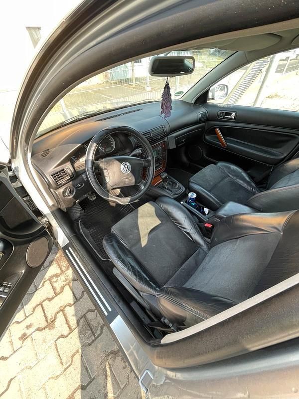 Gebraucht VW Passat 110 PS (80 kW) 2001 Grau Kombi