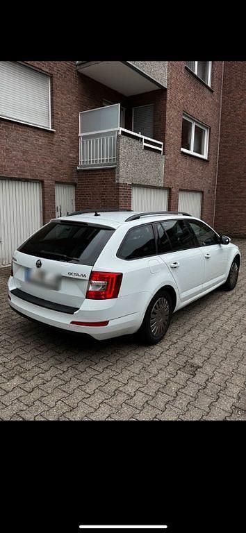 Gebraucht Skoda Octavia 150 PS (110 kW) 2016 Weiß Kleinwagen