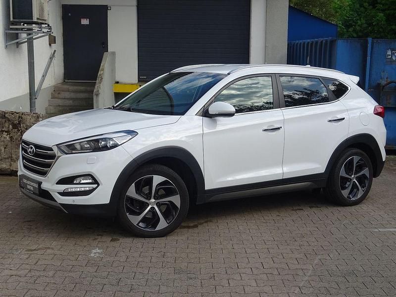 Weiß Gebraucht 2016 Hyundai Tucson Premium SUV | 16.499 € (Fairer Preis) - Bild 1/4