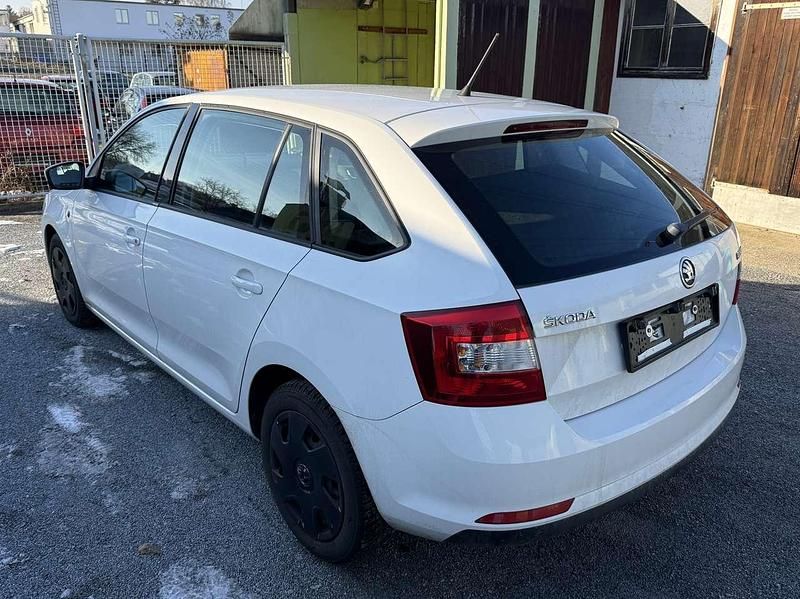 Gebraucht Skoda Rapid Ambition 86 PS (63 kW) 2014 Candyweiss Kleinwagen