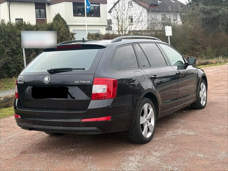 Gebraucht Skoda Octavia 105 PS (77 kW) 2014 Schwarz Kleinwagen