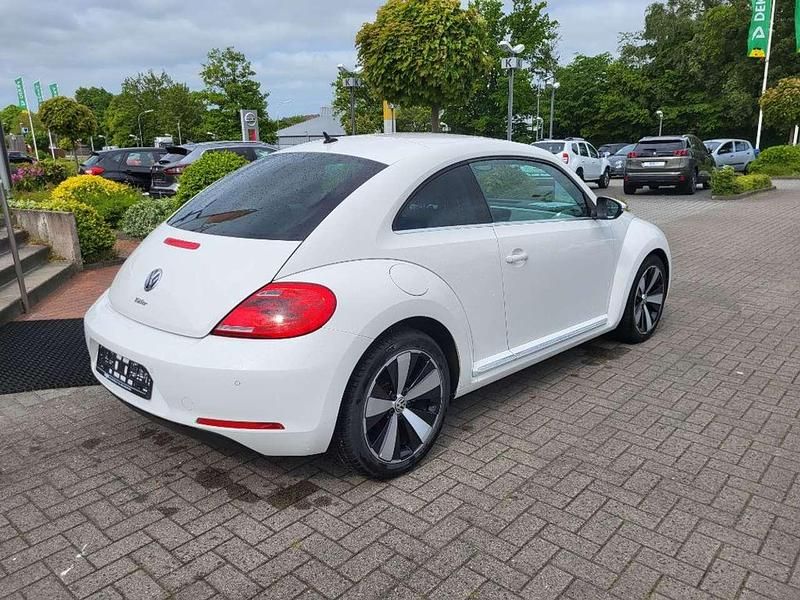 Gebraucht VW Beetle Design 105 PS (77 kW) 2013 Candyweiß Kleinwagen